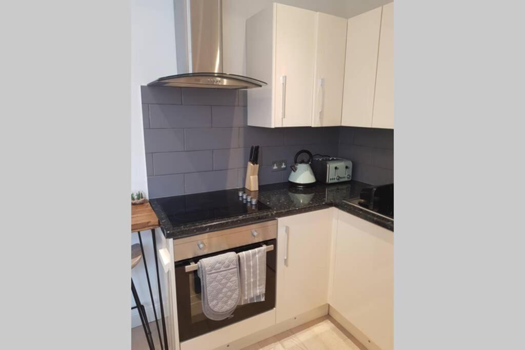St Ives Apartment Private Parking With Garden 10 Minute Walk Into Town And Beach Ngoại thất bức ảnh