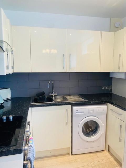 St Ives Apartment Private Parking With Garden 10 Minute Walk Into Town And Beach Ngoại thất bức ảnh